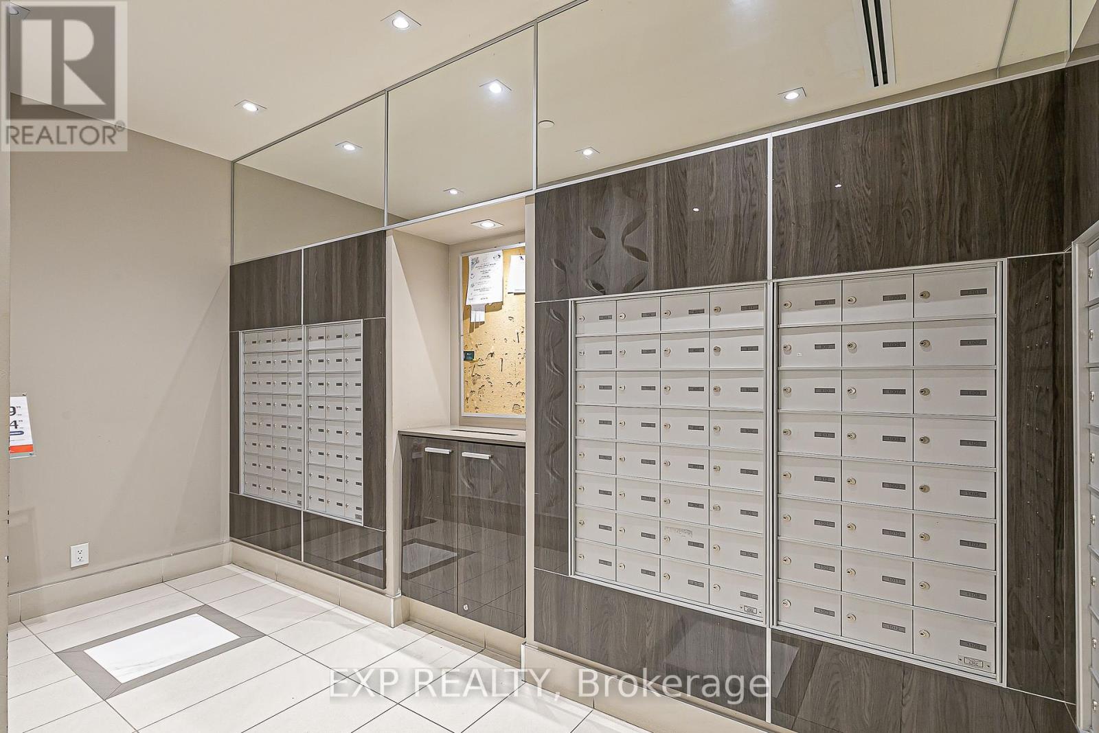 1005 - 9608 Yonge Street, Richmond Hill (North Richvale), Ontario  L4C 1V6 - Photo 45 - N12407909