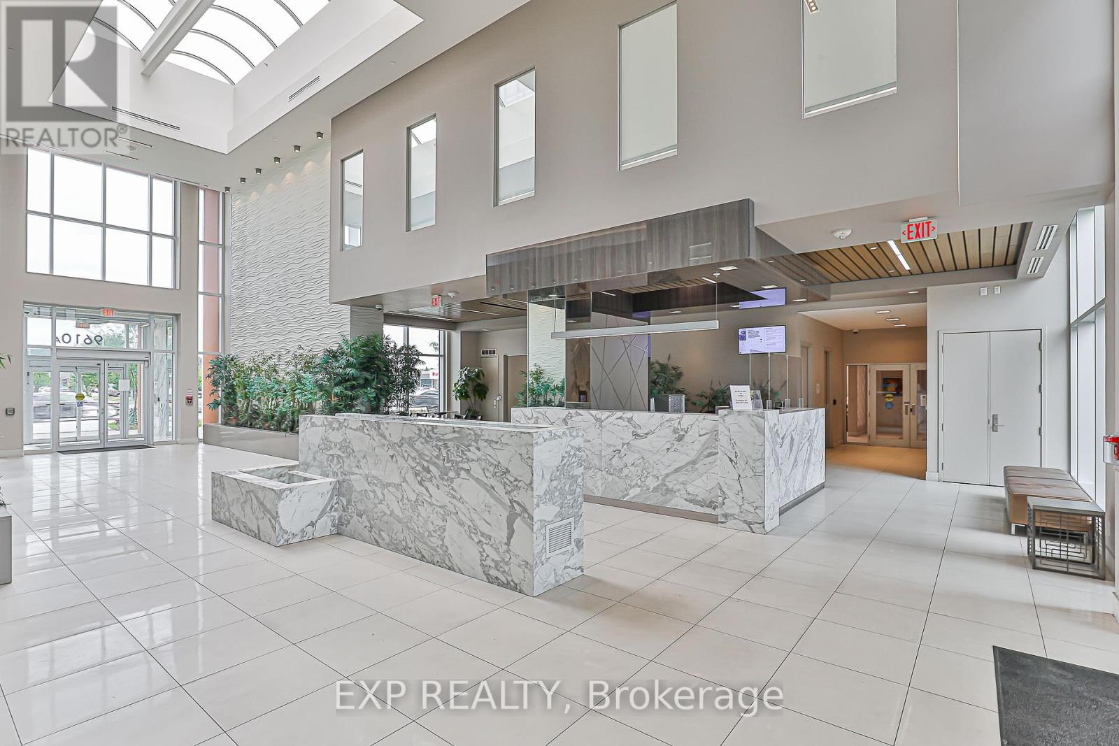 1005 - 9608 Yonge Street, Richmond Hill (North Richvale), Ontario  L4C 1V6 - Photo 5 - N12407909