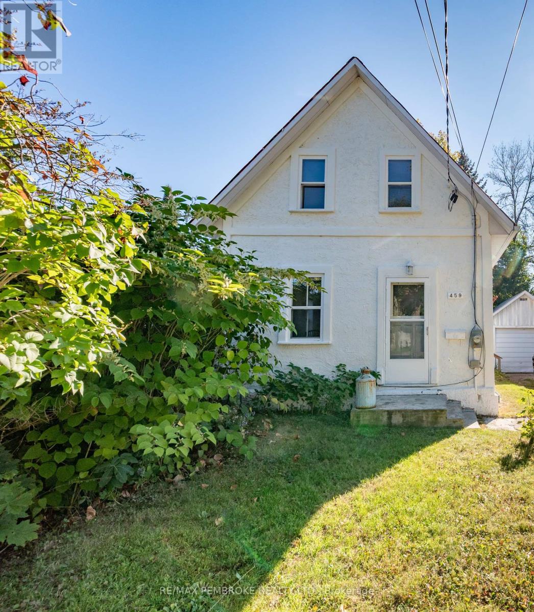 459 DRAPER STREET, Pembroke, Ontario