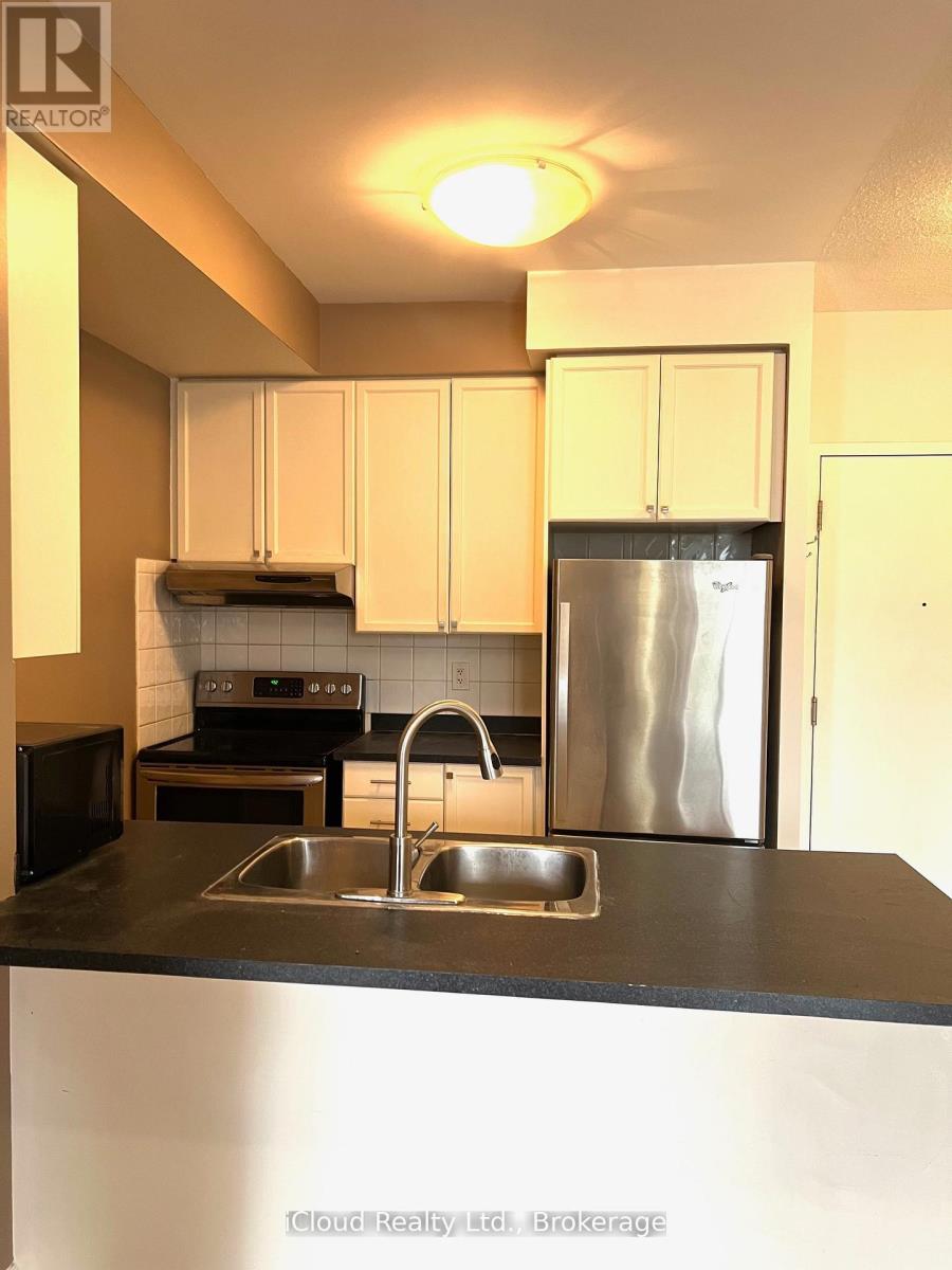 236 - 3888 Duke Of York Boulevard, Mississauga, Ontario  L5B 4P5 - Photo 15 - W12407933