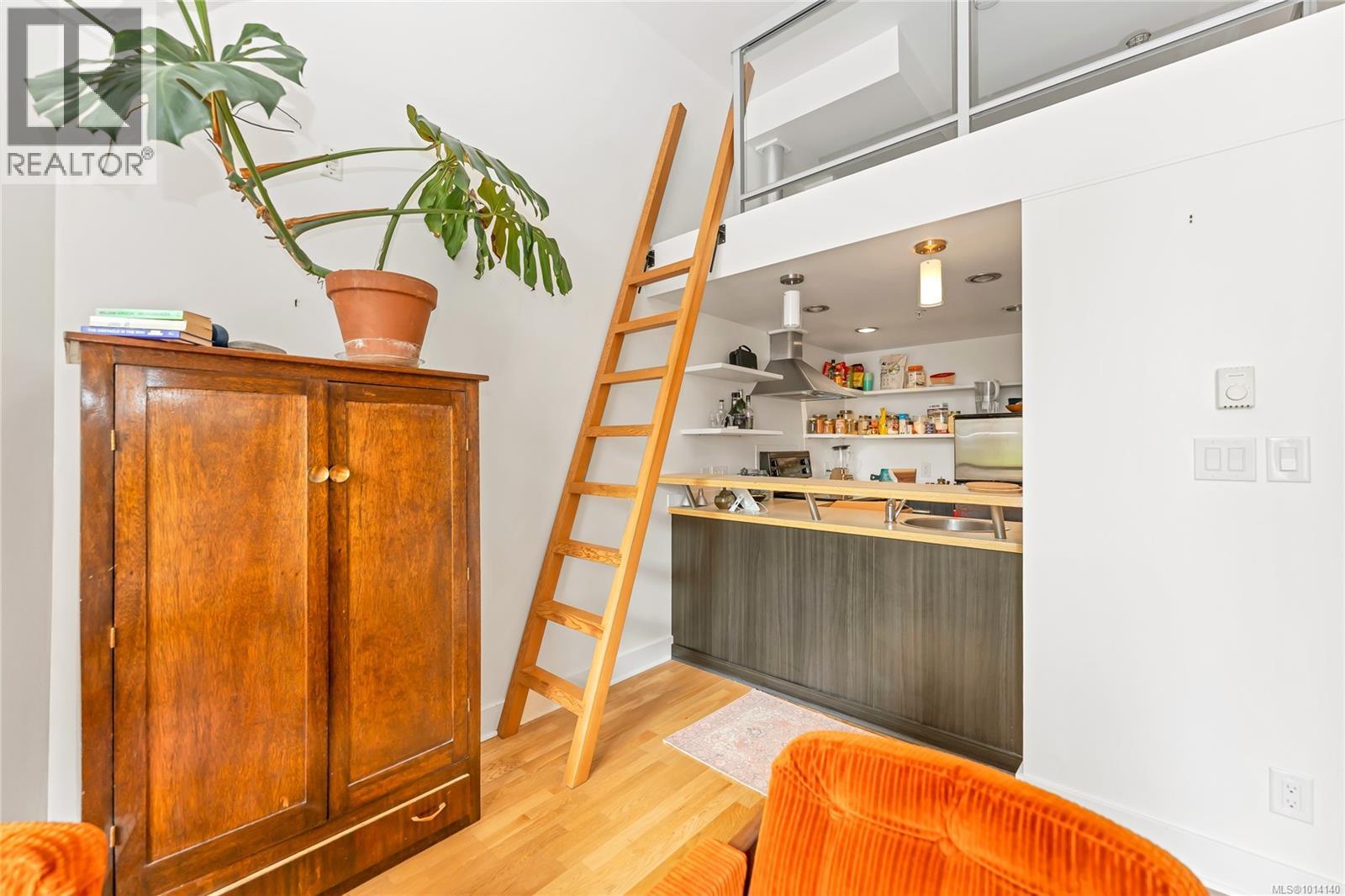 203 562 Yates St, Victoria, British Columbia  V8W 1K8 - Photo 8 - 1014140