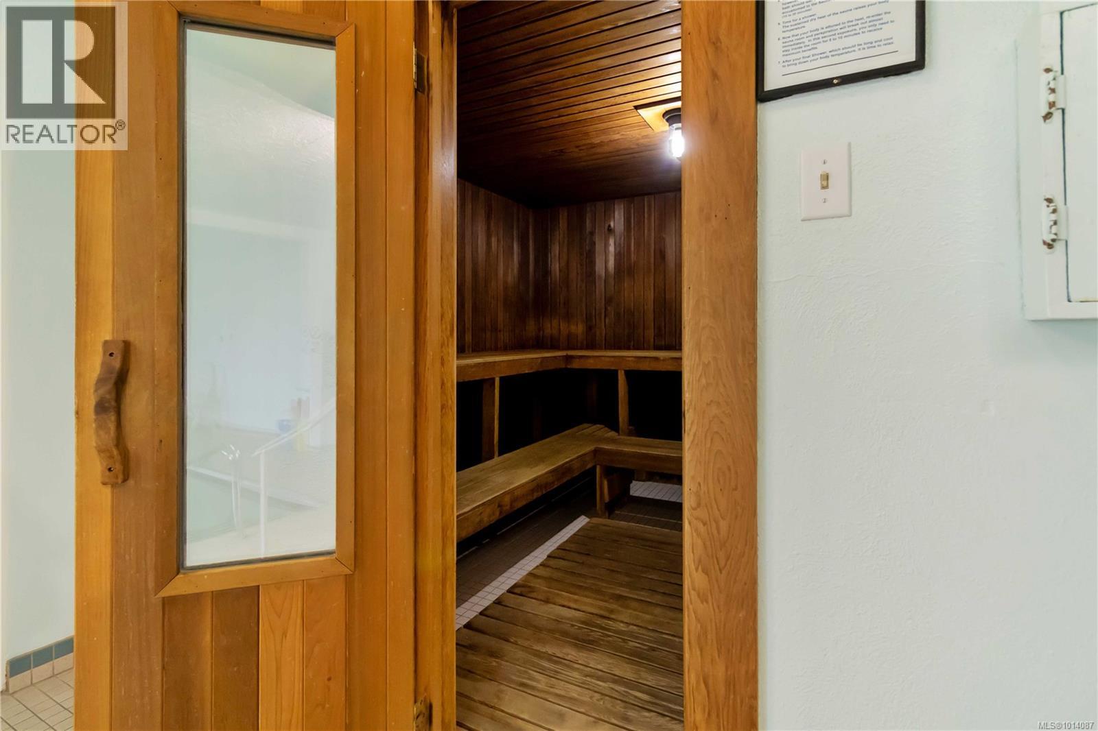 304 1680 Poplar Ave, Saanich, British Columbia  V8P 4K7 - Photo 15 - 1014087