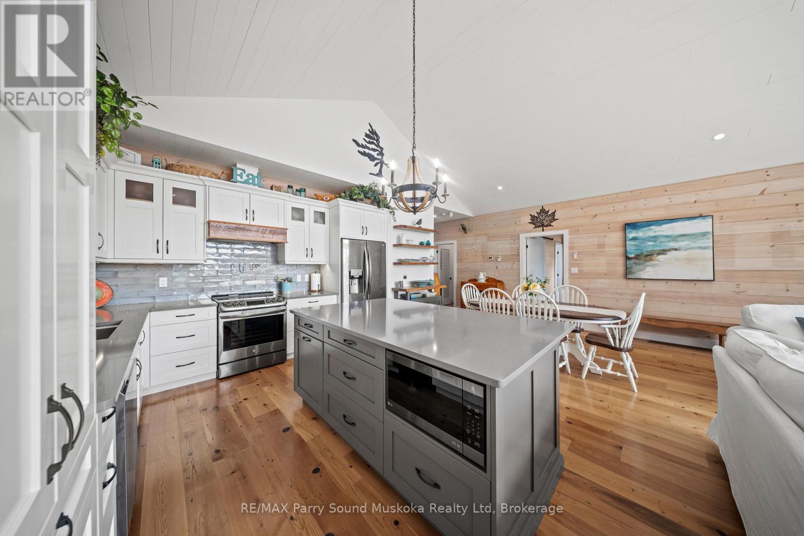 40 & 41 Sunset Cove Road, Seguin, Ontario  P2A 0B6 - Photo 12 - X12407952