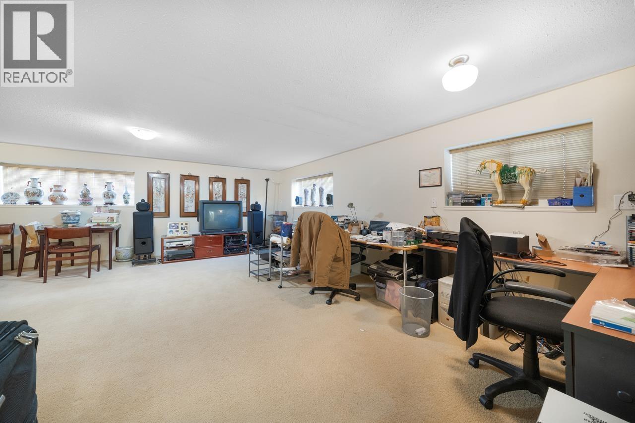 8008 Woodhurst Drive, Burnaby, British Columbia  V5A 4E7 - Photo 20 - R3048742