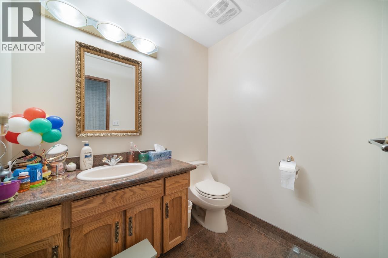 8008 Woodhurst Drive, Burnaby, British Columbia  V5A 4E7 - Photo 23 - R3048742