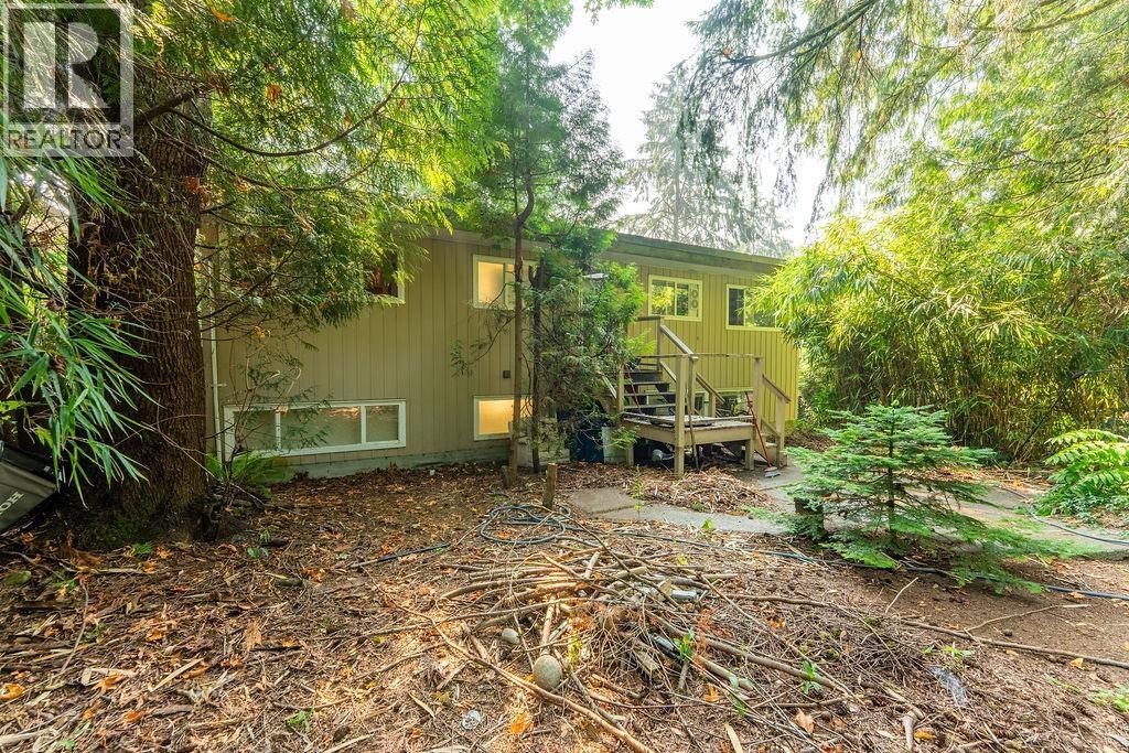 643 Plymouth Drive, North Vancouver, British Columbia  V7H 2H5 - Photo 6 - R3048754