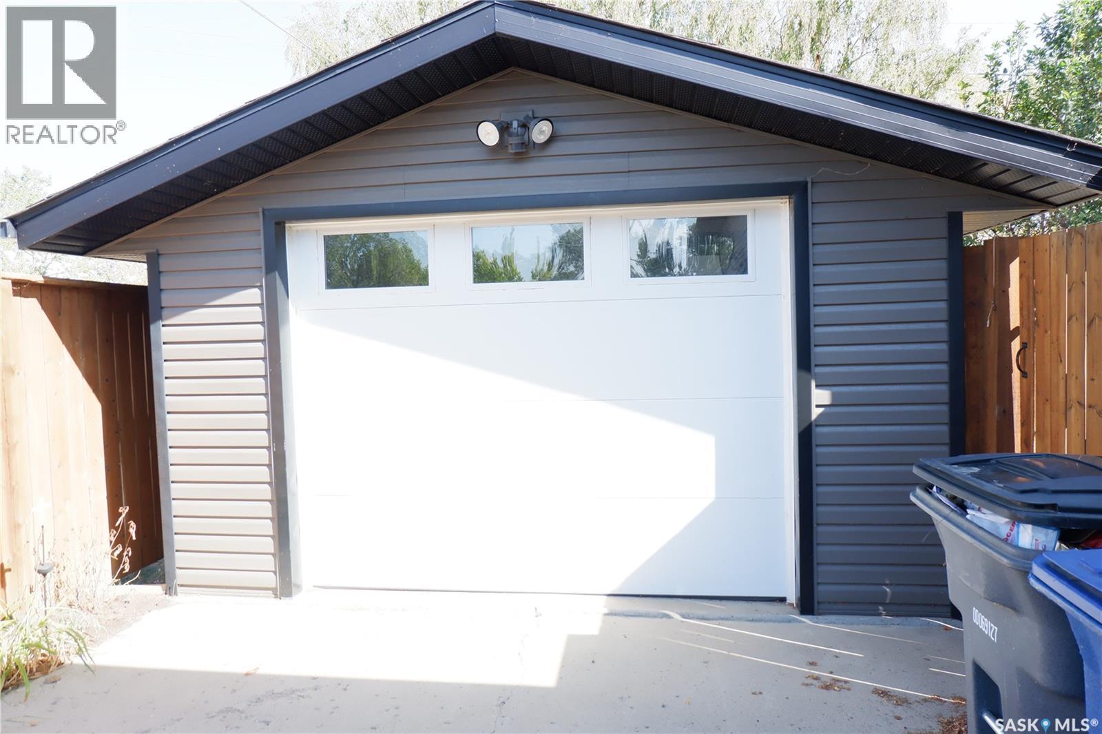 101 Empire Place, Assiniboia, Saskatchewan  S0H 0B0 - Photo 32 - SK018572