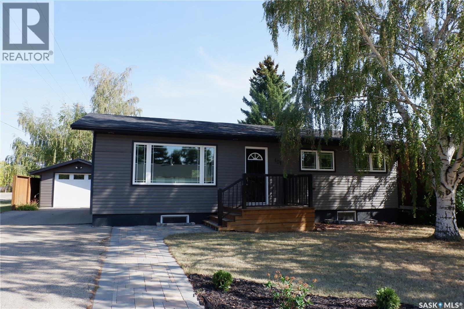 101 Empire Place, Assiniboia, Saskatchewan  S0H 0B0 - Photo 35 - SK018572