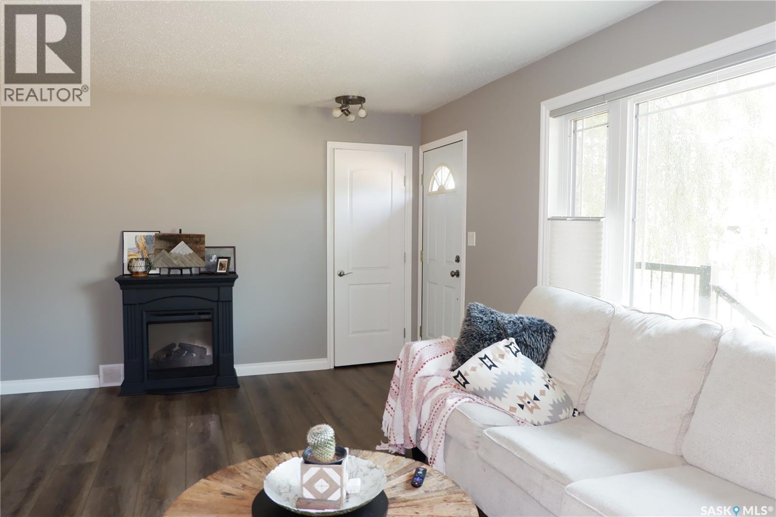 101 Empire Place, Assiniboia, Saskatchewan  S0H 0B0 - Photo 9 - SK018572