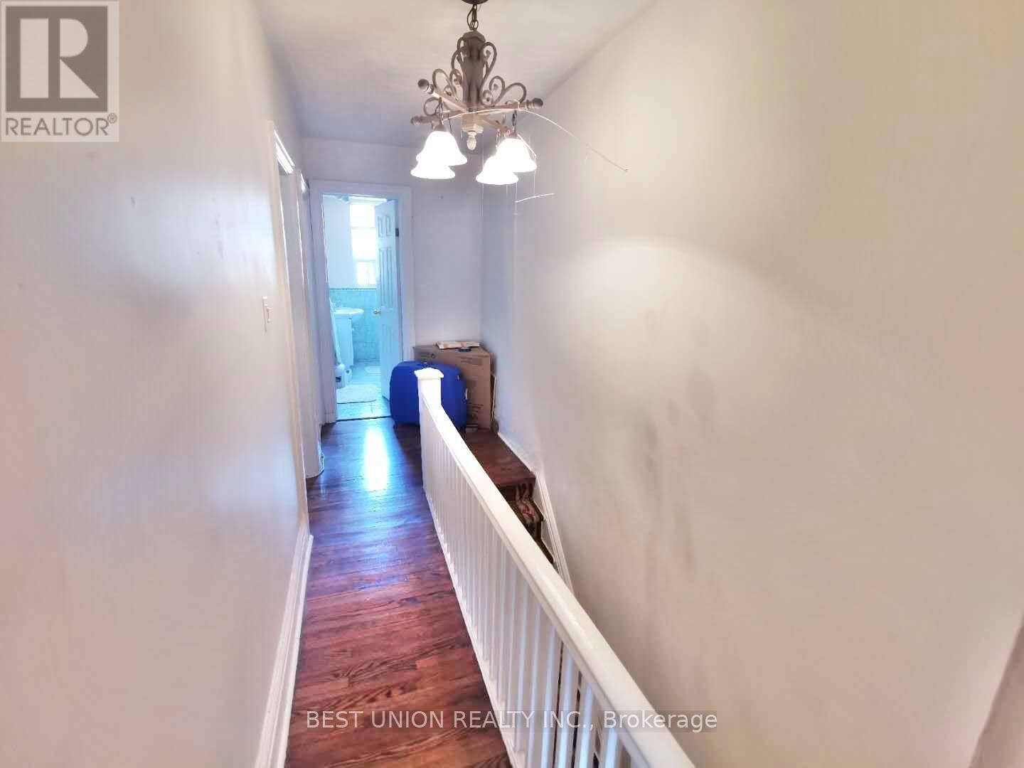 Upper - 108 Jones Avenue, Toronto, Ontario  M4M 2Z8 - Photo 4 - E12407959