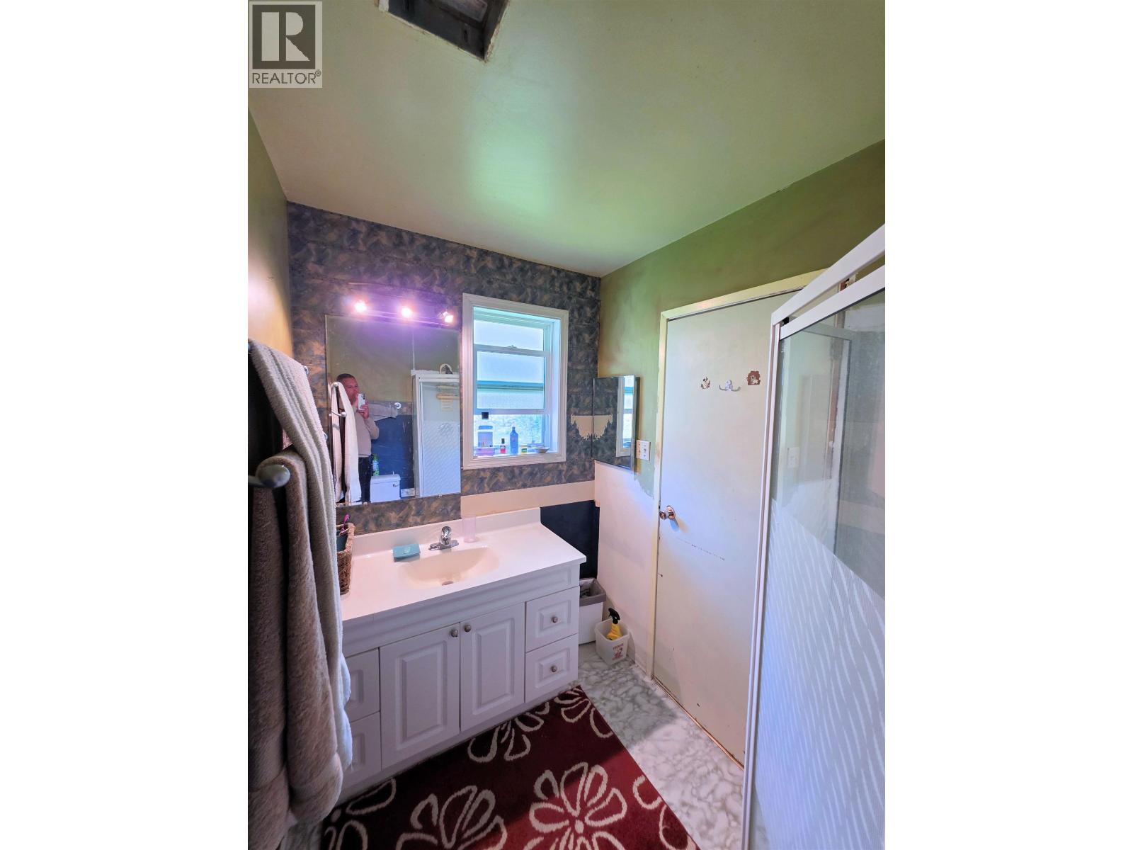 226 Centennial Drive, Mackenzie, British Columbia  V0J 2C0 - Photo 17 - R3048816