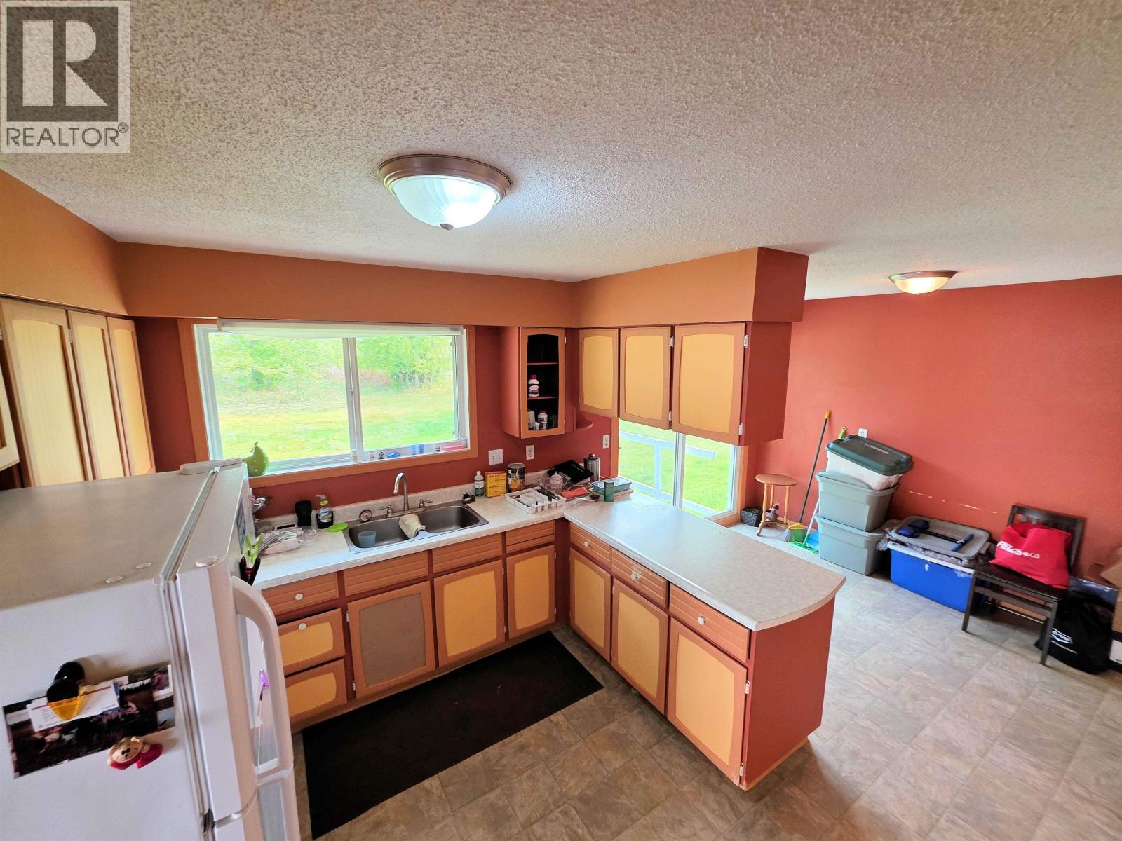 226 Centennial Drive, Mackenzie, British Columbia  V0J 2C0 - Photo 5 - R3048816