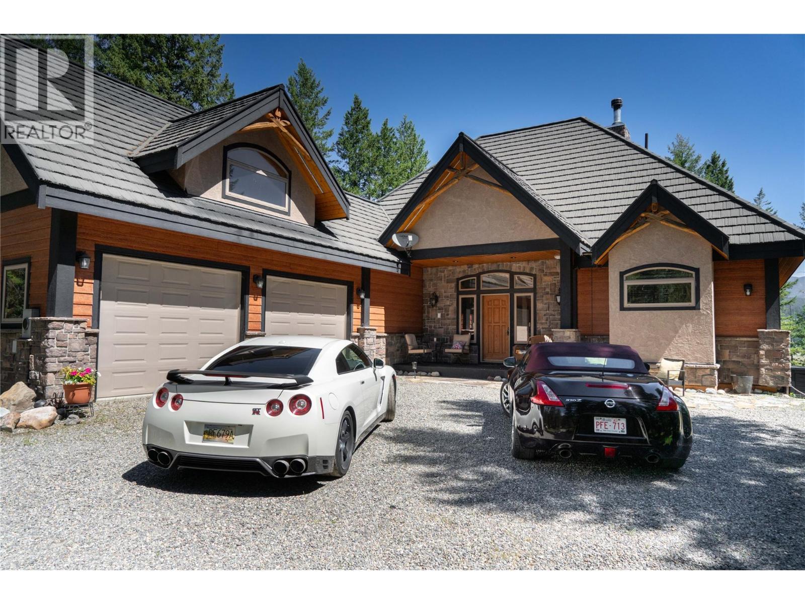 9865 Osprey Landing Drive, Wardner, British Columbia  V0B 2J0 - Photo 1 - 10363150