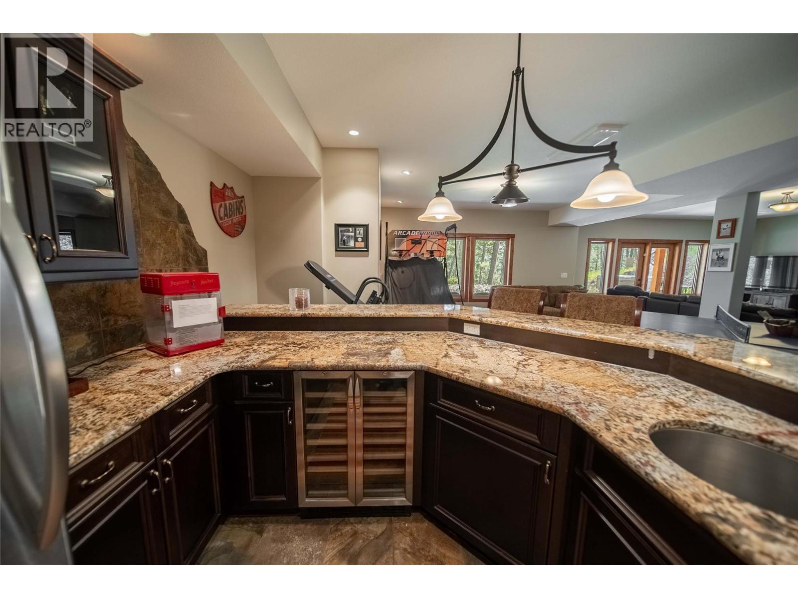 9865 Osprey Landing Drive, Wardner, British Columbia  V0B 2J0 - Photo 46 - 10363150