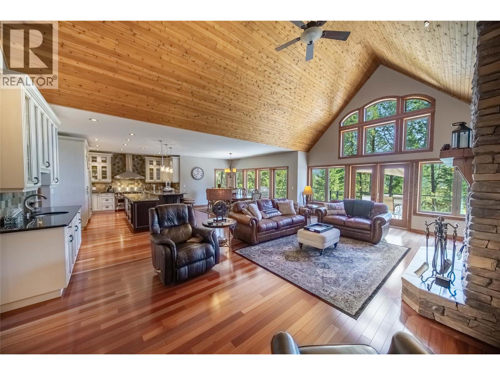 9865 Osprey Landing Drive, Wardner, British Columbia  V0B 2J0 - Photo 5 - 10363150