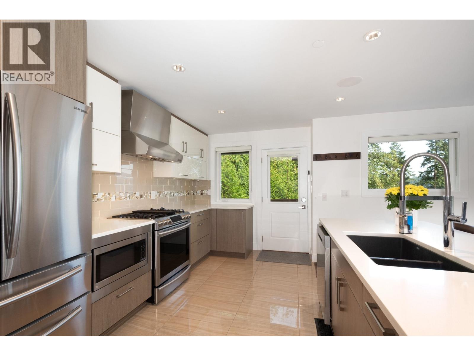 2867 Panorama Drive, North Vancouver, British Columbia  V7G 1V7 - Photo 11 - R3048123