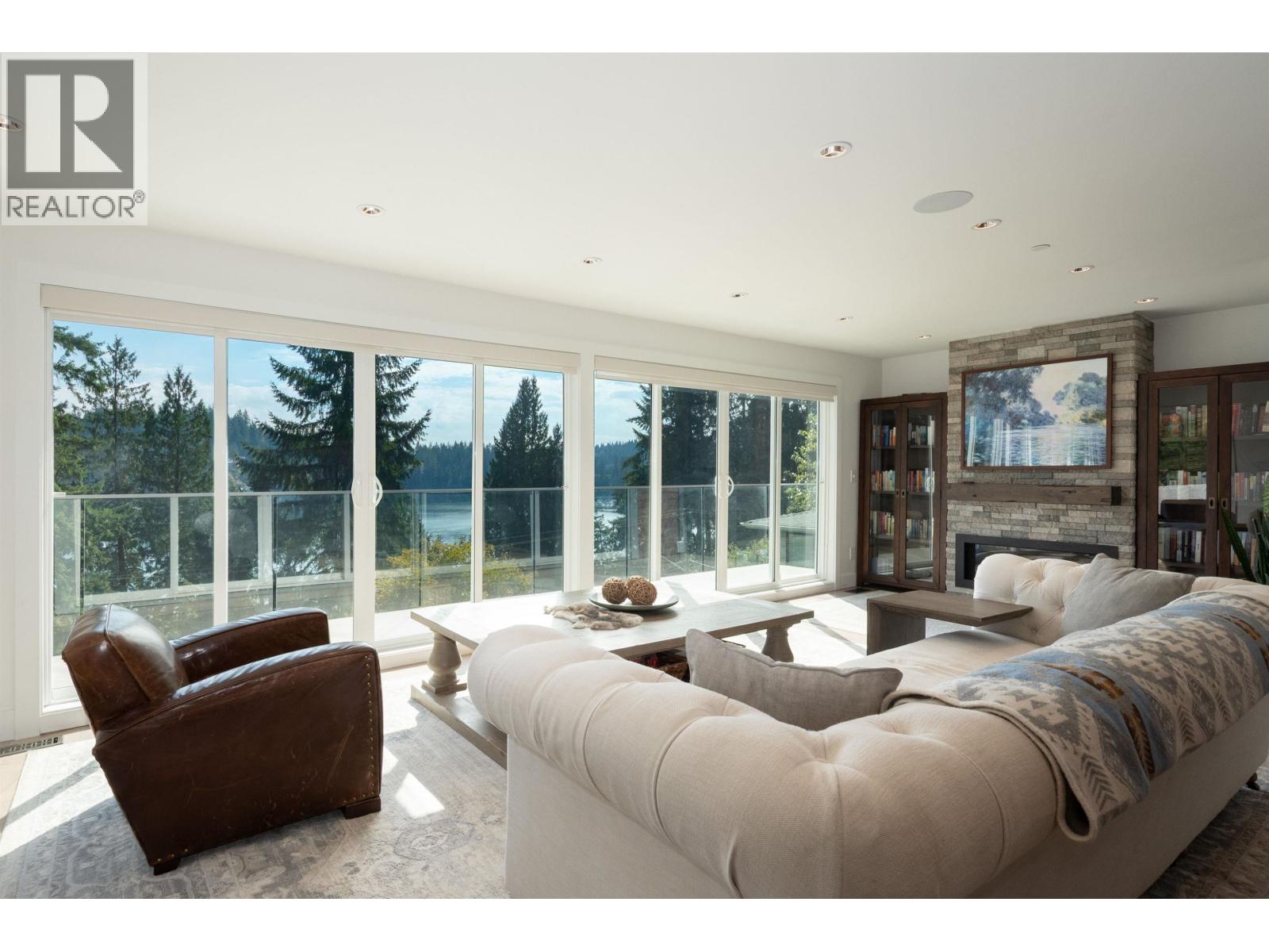 2867 Panorama Drive, North Vancouver, British Columbia  V7G 1V7 - Photo 8 - R3048123