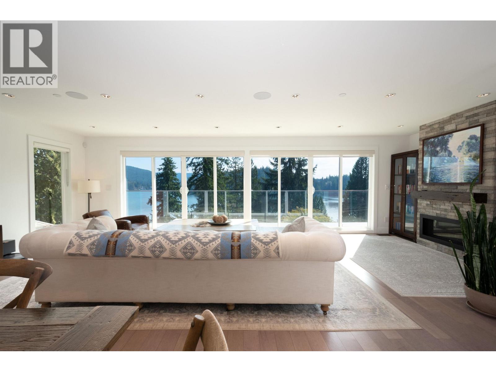 2867 Panorama Drive, North Vancouver, British Columbia  V7G 1V7 - Photo 6 - R3048123
