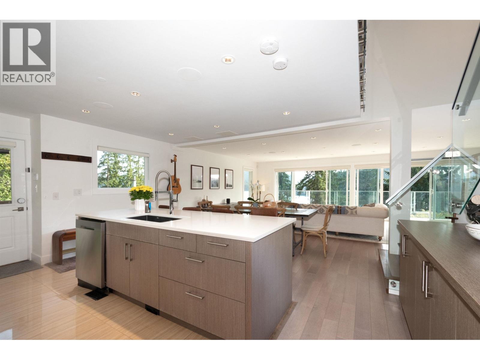 2867 Panorama Drive, North Vancouver, British Columbia  V7G 1V7 - Photo 4 - R3048123