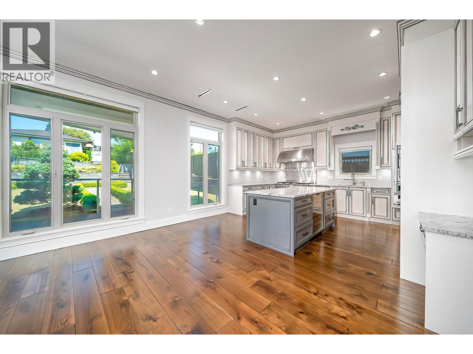 7525 13th Avenue, Burnaby, British Columbia  V3N 2E3 - Photo 9 - R3048568