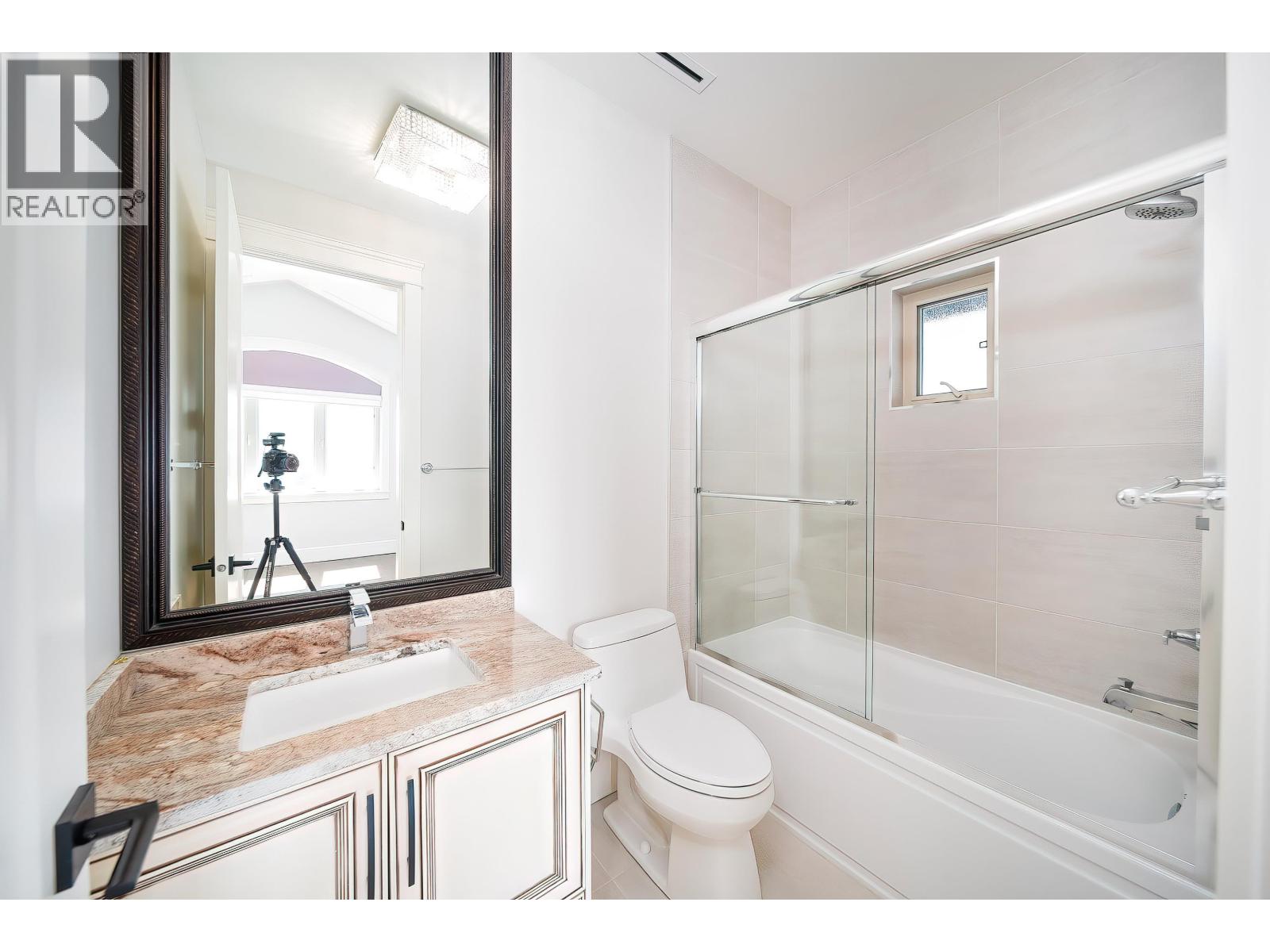 7525 13th Avenue, Burnaby, British Columbia  V3N 2E3 - Photo 24 - R3048568