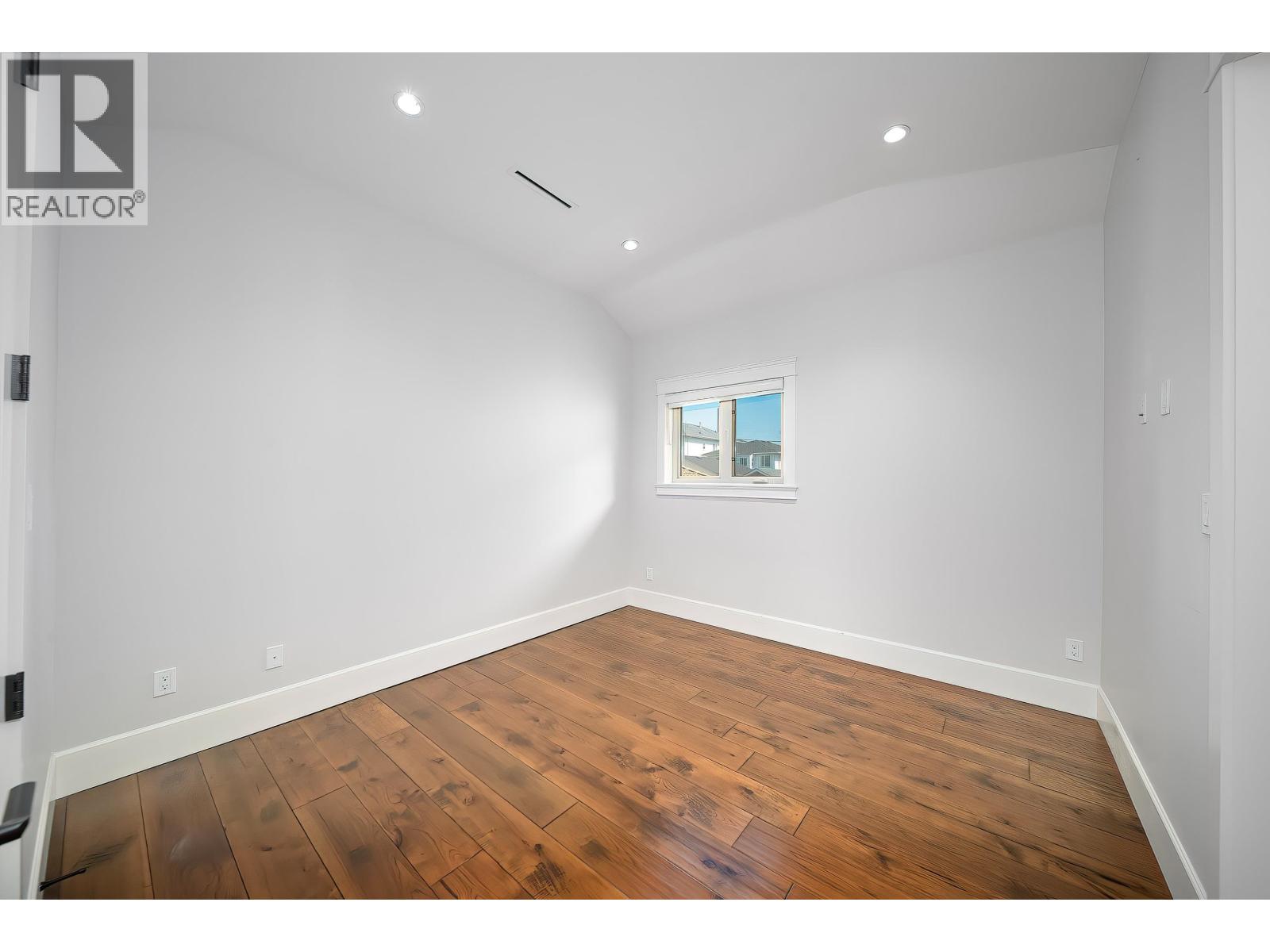 7525 13th Avenue, Burnaby, British Columbia  V3N 2E3 - Photo 27 - R3048568