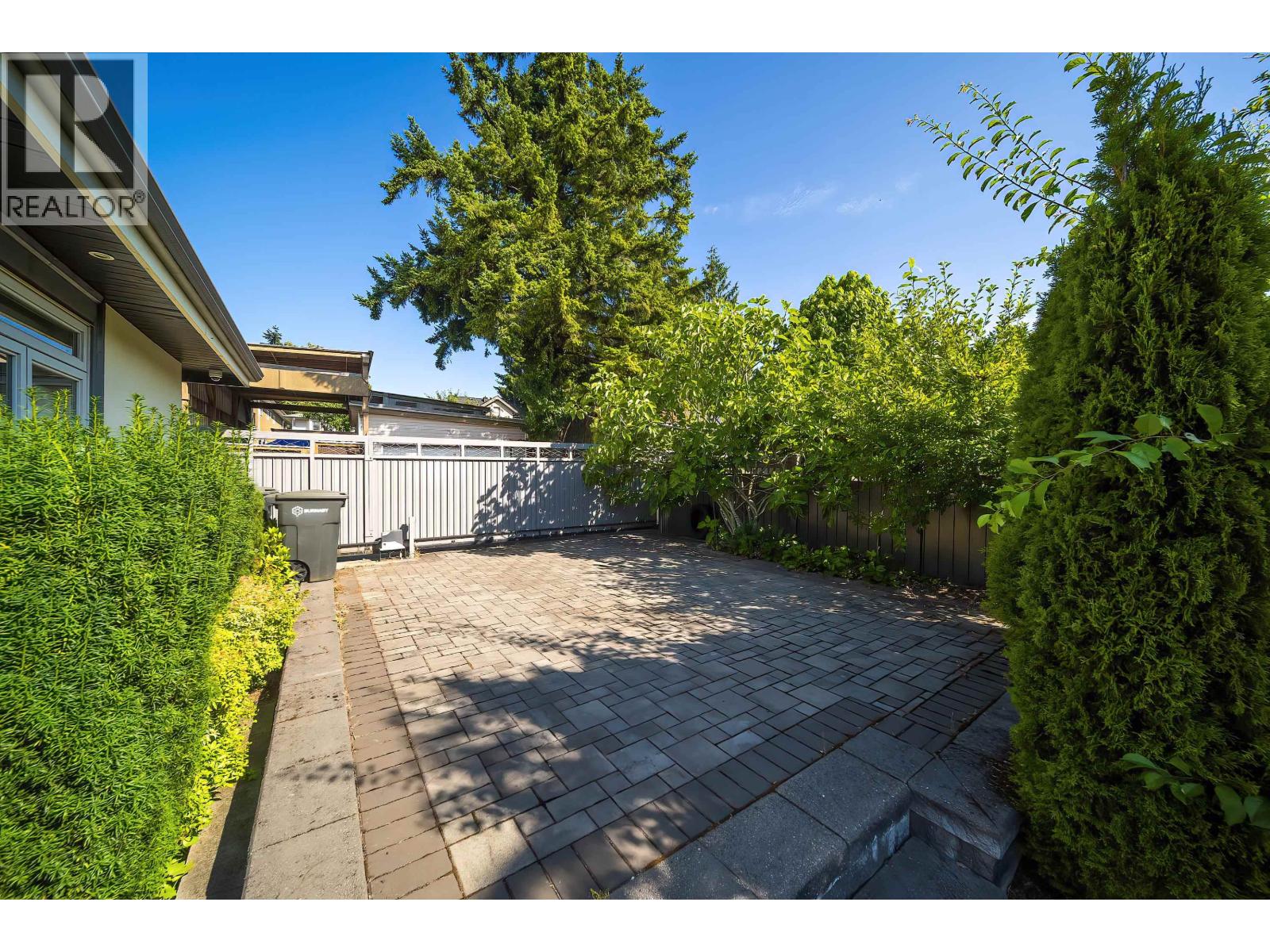 7525 13th Avenue, Burnaby, British Columbia  V3N 2E3 - Photo 34 - R3048568