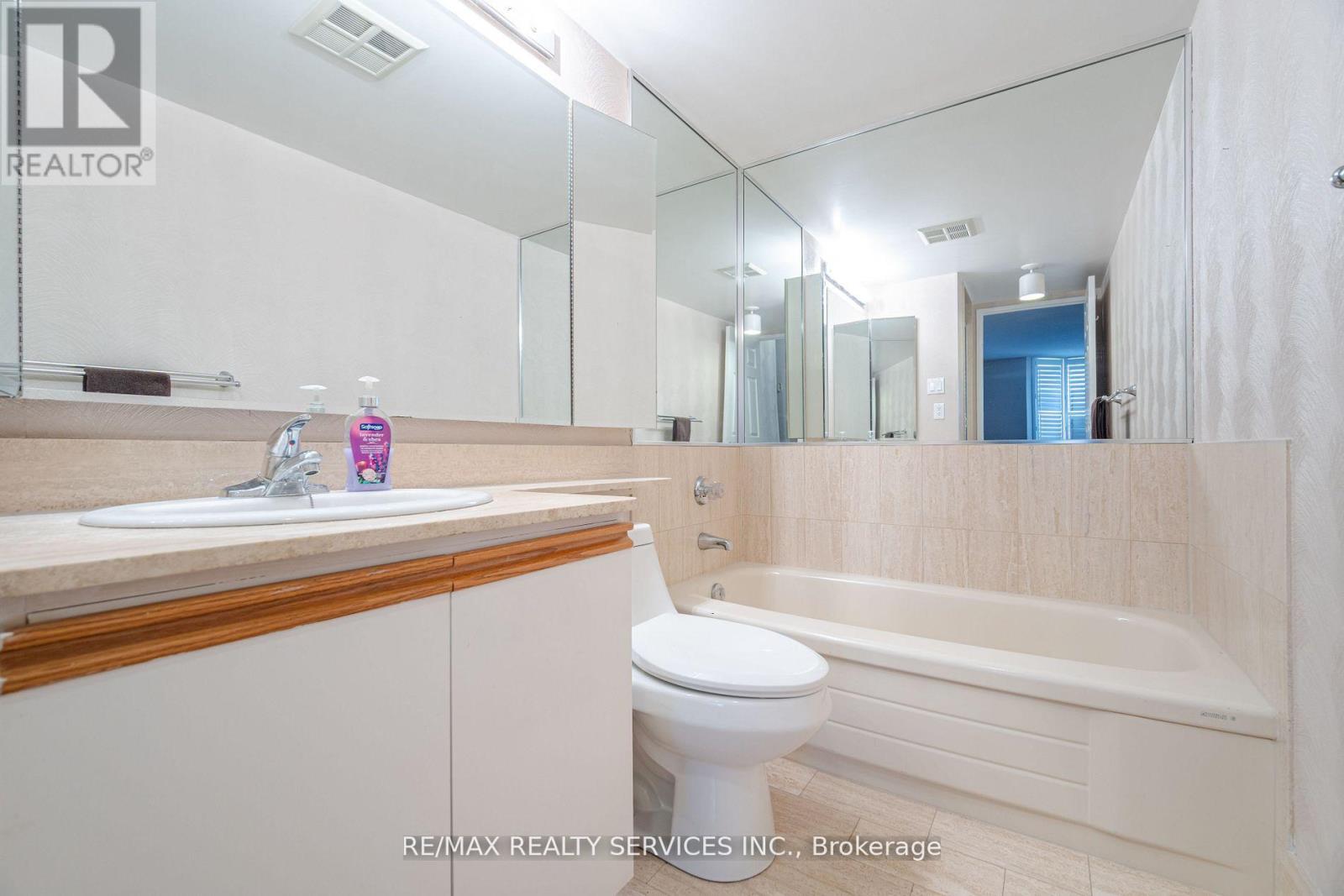 411 - 20 Cherrytree Drive, Brampton, Ontario  L6Y 3V1 - Photo 25 - W12407953