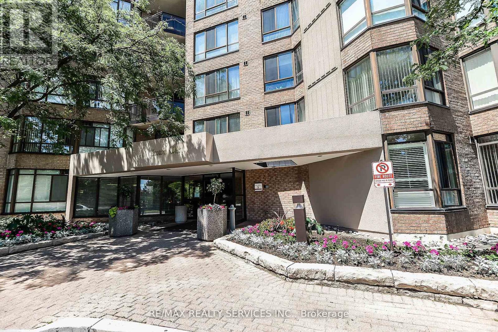 411 - 20 Cherrytree Drive, Brampton, Ontario  L6Y 3V1 - Photo 3 - W12407953