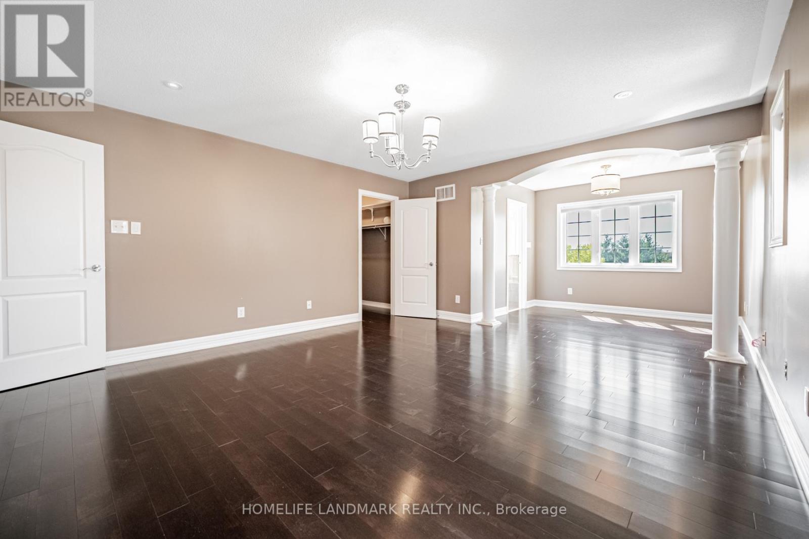 2481 Whistling Springs Crescent, Oakville, Ontario  L6M 5G3 - Photo 23 - W12407776