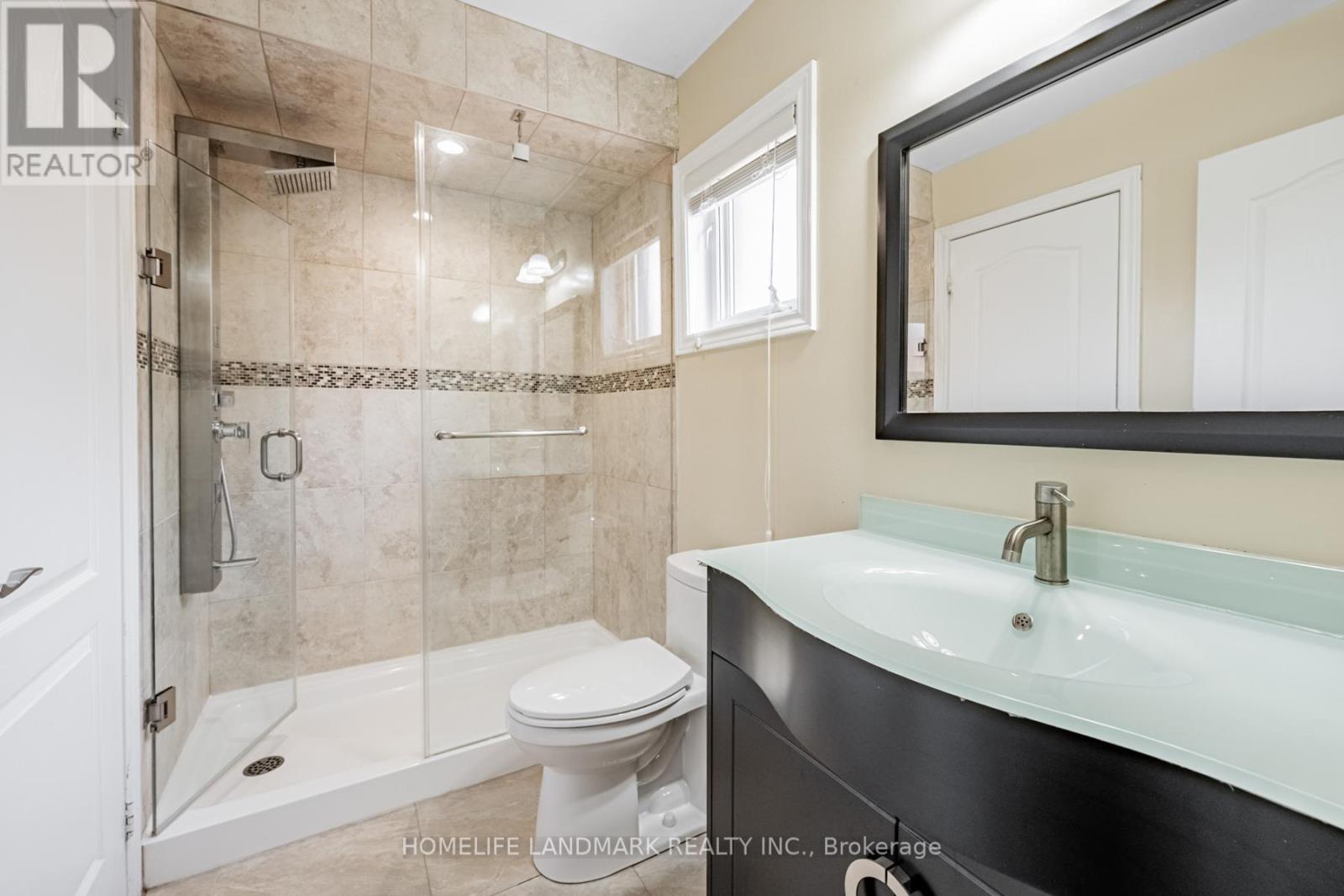 2481 Whistling Springs Crescent, Oakville, Ontario  L6M 5G3 - Photo 18 - W12407776
