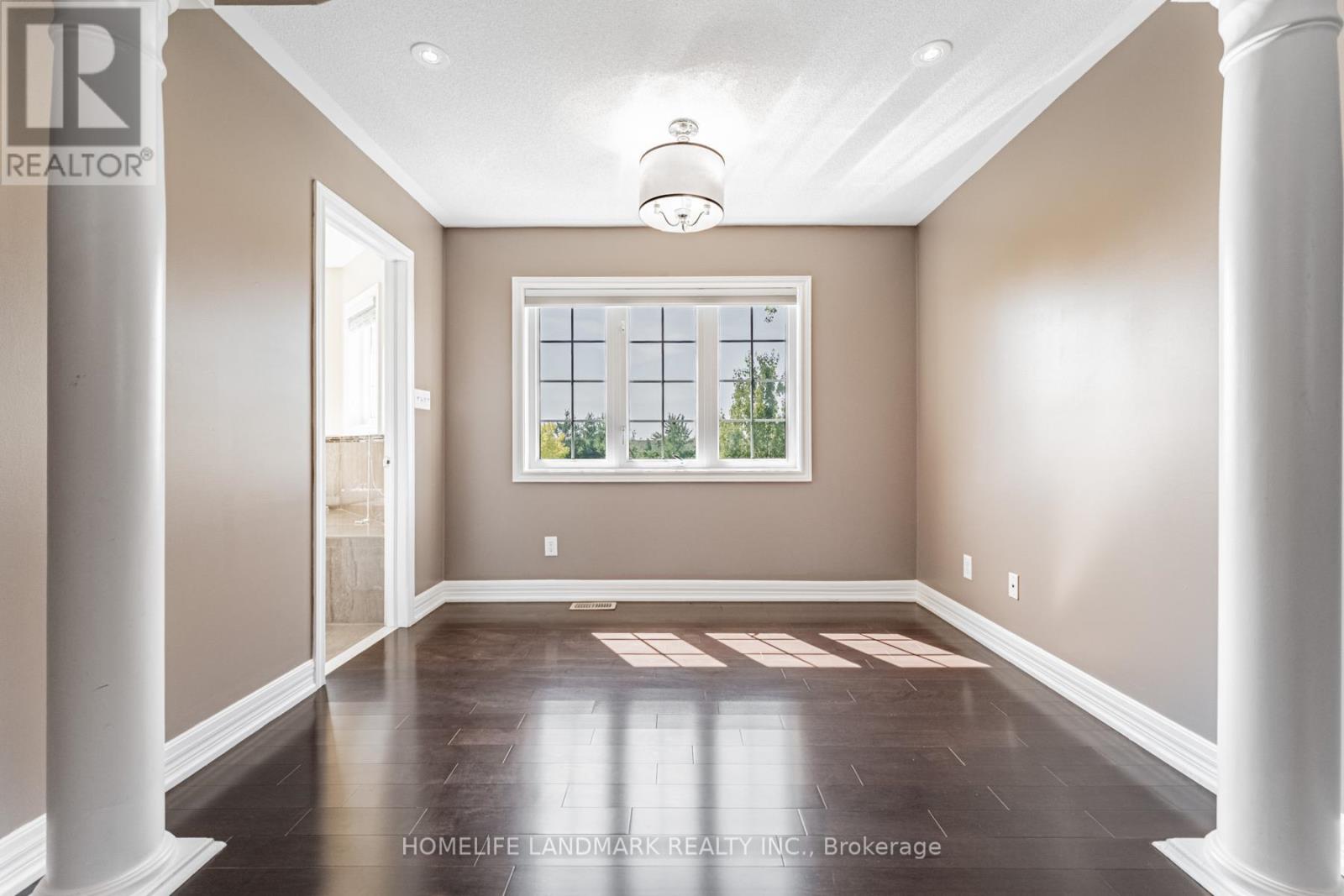 2481 Whistling Springs Crescent, Oakville, Ontario  L6M 5G3 - Photo 25 - W12407776