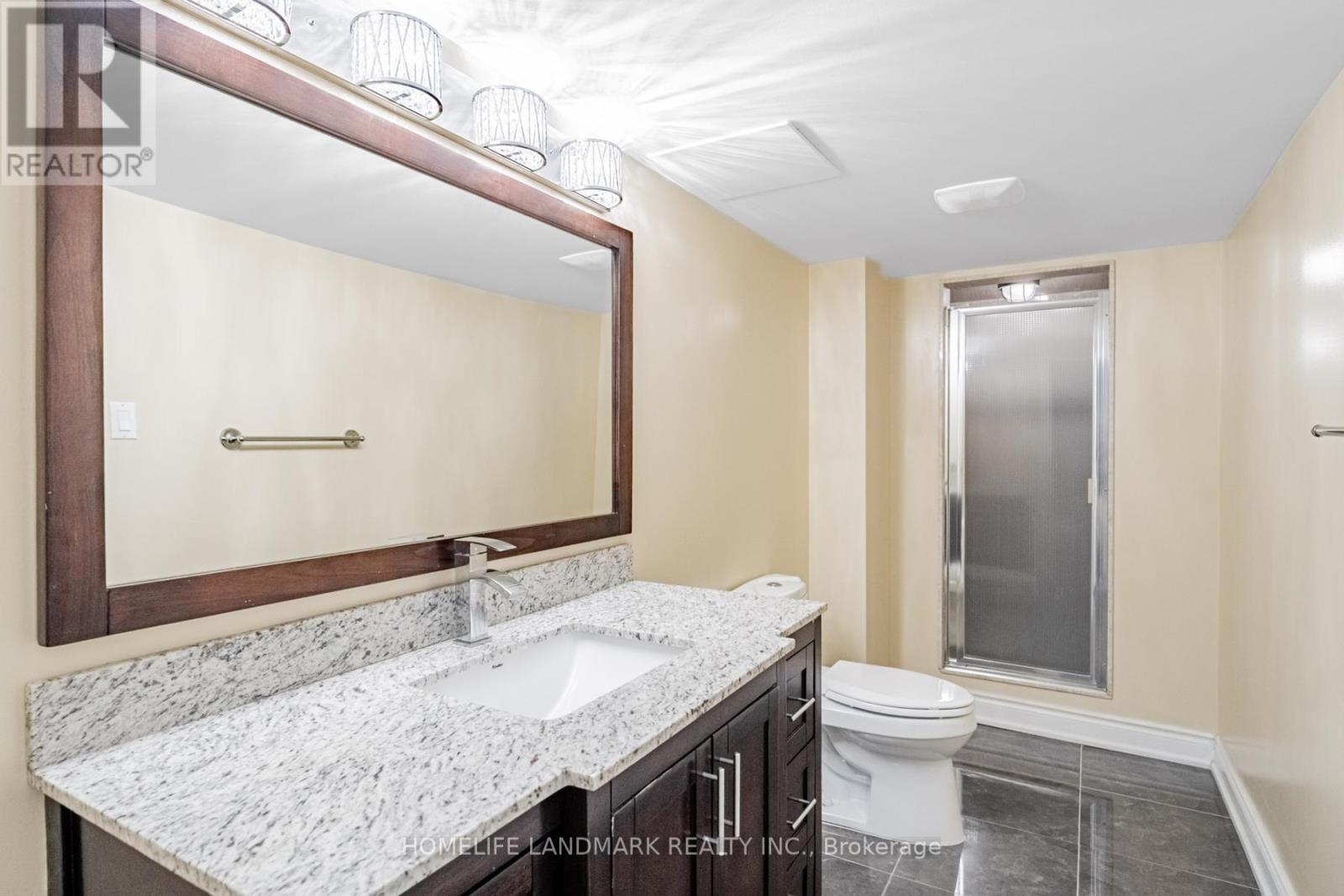 2481 Whistling Springs Crescent, Oakville, Ontario  L6M 5G3 - Photo 34 - W12407776