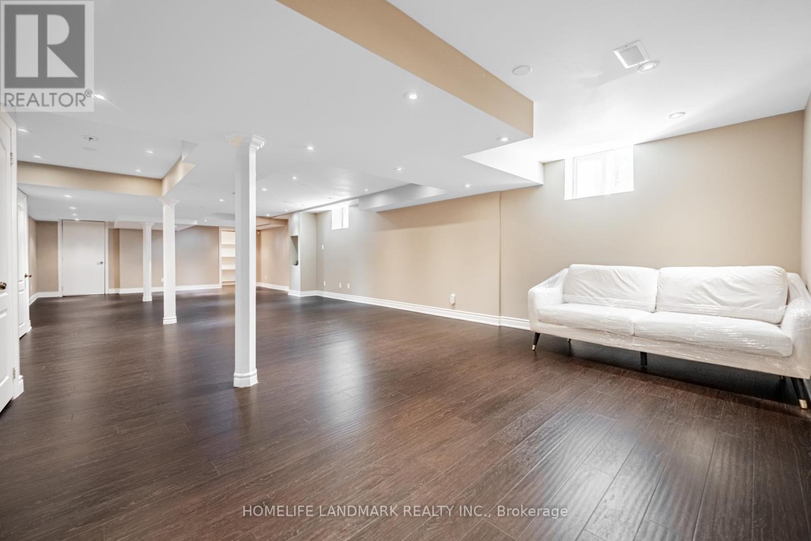 2481 Whistling Springs Crescent, Oakville, Ontario  L6M 5G3 - Photo 32 - W12407776