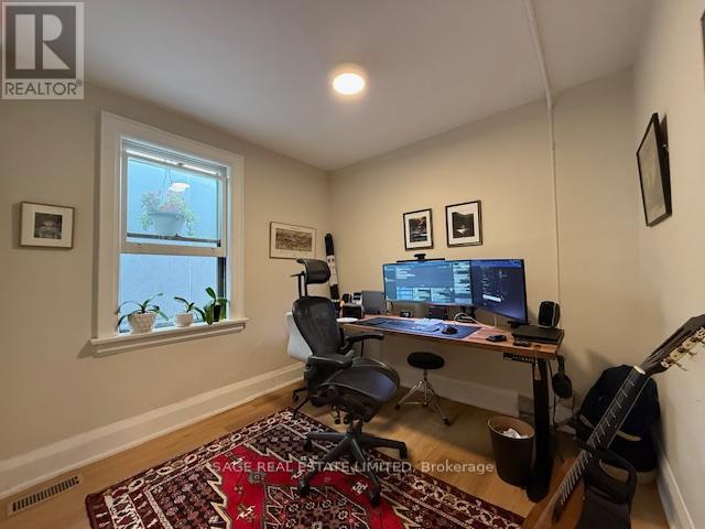 Upper - 633 St Clair Avenue W, Toronto, Ontario  M6G 2Y2 - Photo 13 - C12400906
