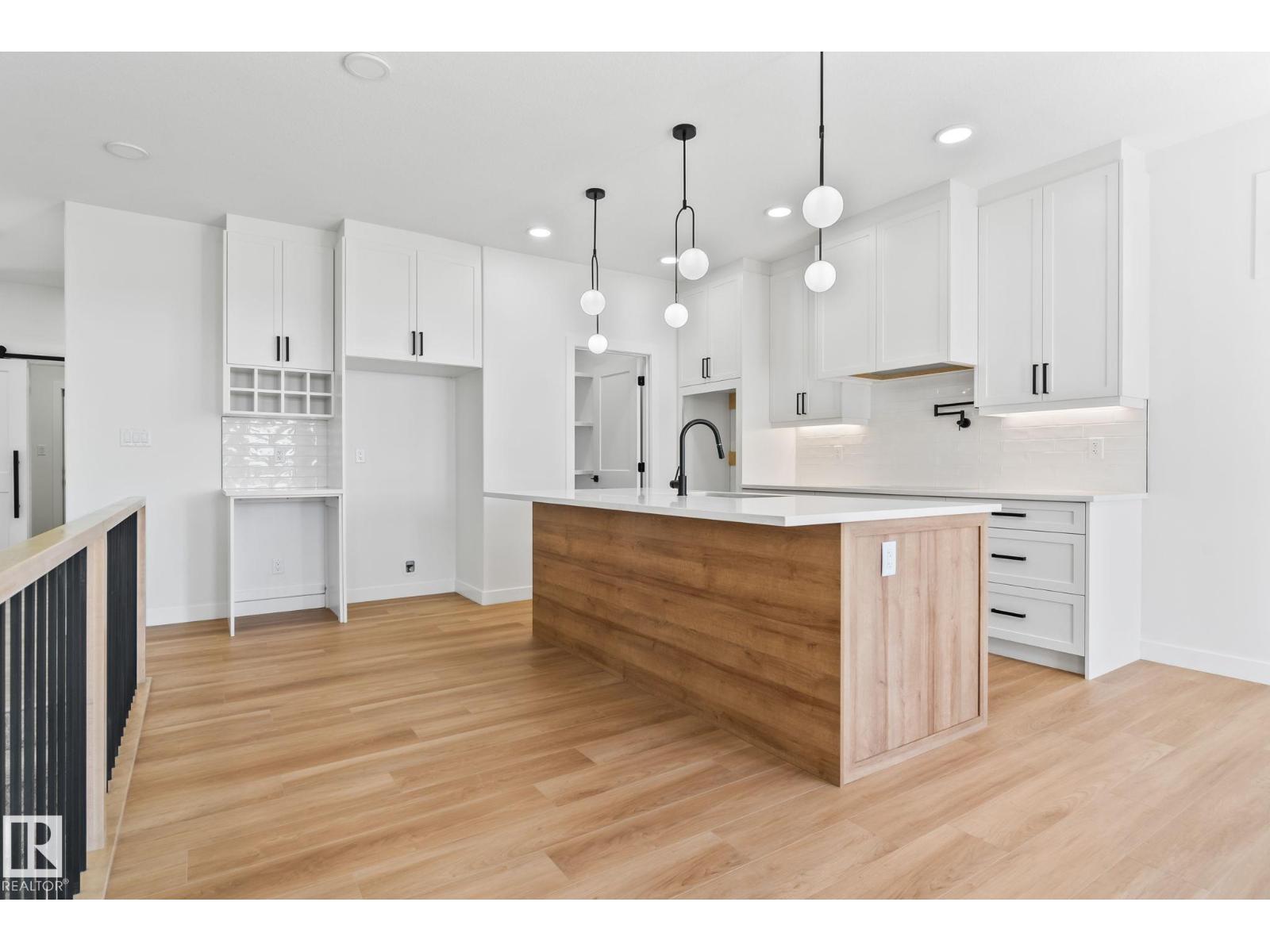 3138 Magpie Wy Nw Nw, Edmonton, Alberta  T5S 0E1 - Photo 3 - E4452041