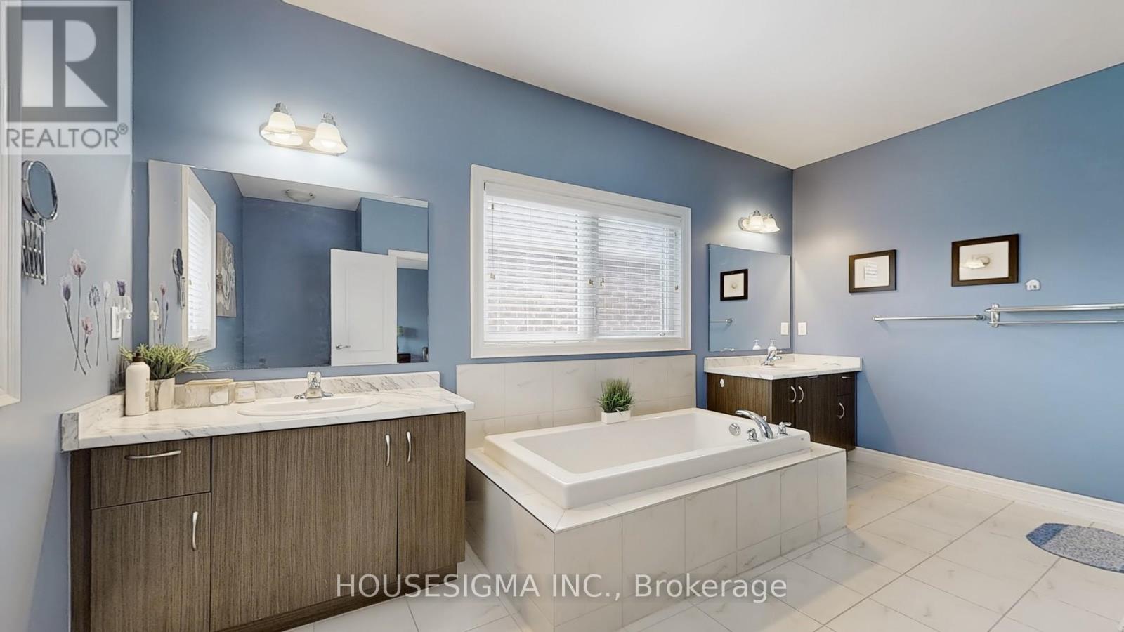 25 Deer Pass Road, East Gwillimbury, Ontario  L9N 0L6 - Photo 31 - N12407988