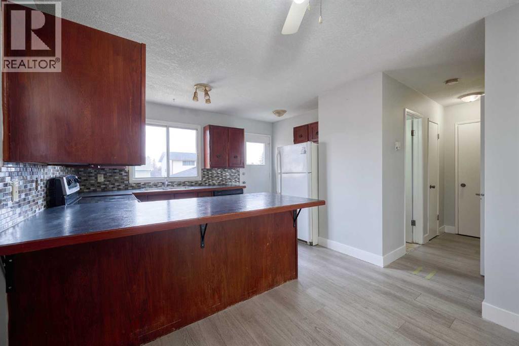 120 Templeridge Close Ne, Calgary, Alberta  T1Y 4E2 - Photo 4 - A2257559