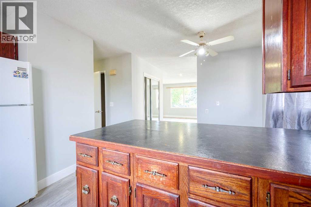120 Templeridge Close Ne, Calgary, Alberta  T1Y 4E2 - Photo 7 - A2257559