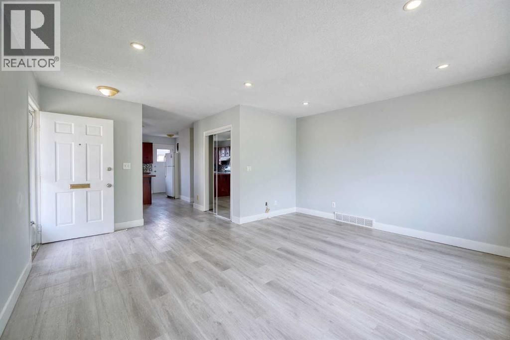 120 Templeridge Close Ne, Calgary, Alberta  T1Y 4E2 - Photo 9 - A2257559