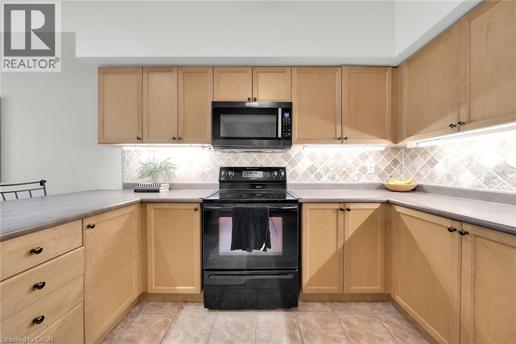 81 Valridge Drive Unit# 36, Ancaster, Ontario  L9G 5B6 - Photo 12 - 40770278