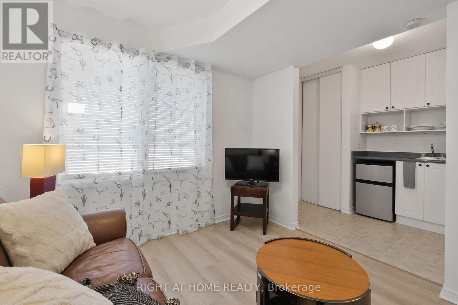 85 Thornbury Crescent, Ottawa, Ontario  K2G 6C4 - Photo 21 - X12314354