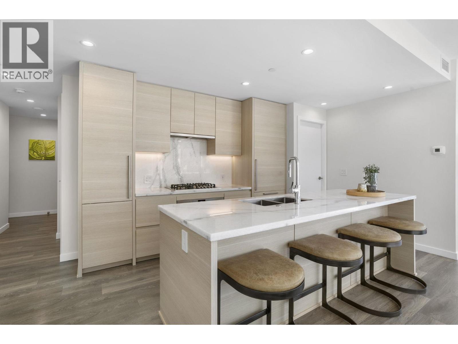 302 305 Morrissey Road, Port Moody, British Columbia  V3H 0M3 - Photo 1 - R3048807