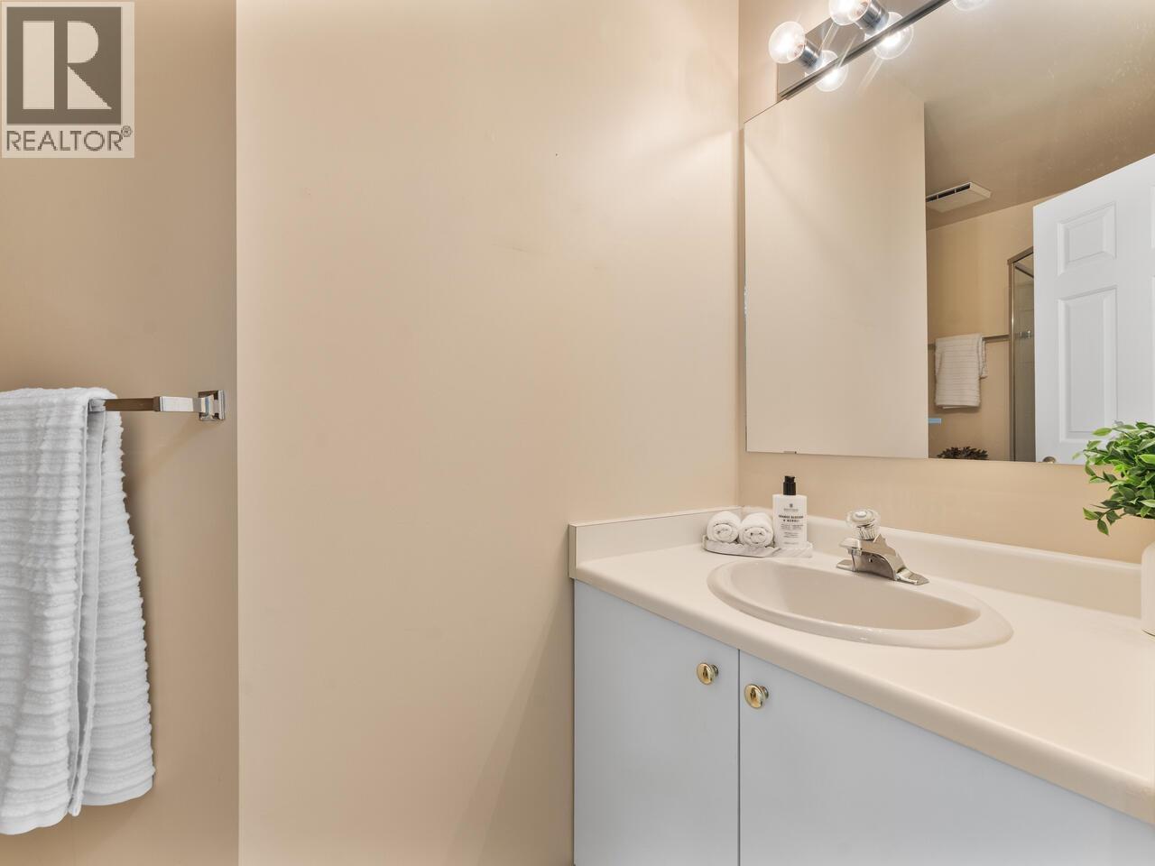11 5400 Patterson Avenue, Burnaby, British Columbia  V5H 2M5 - Photo 16 - R3048835