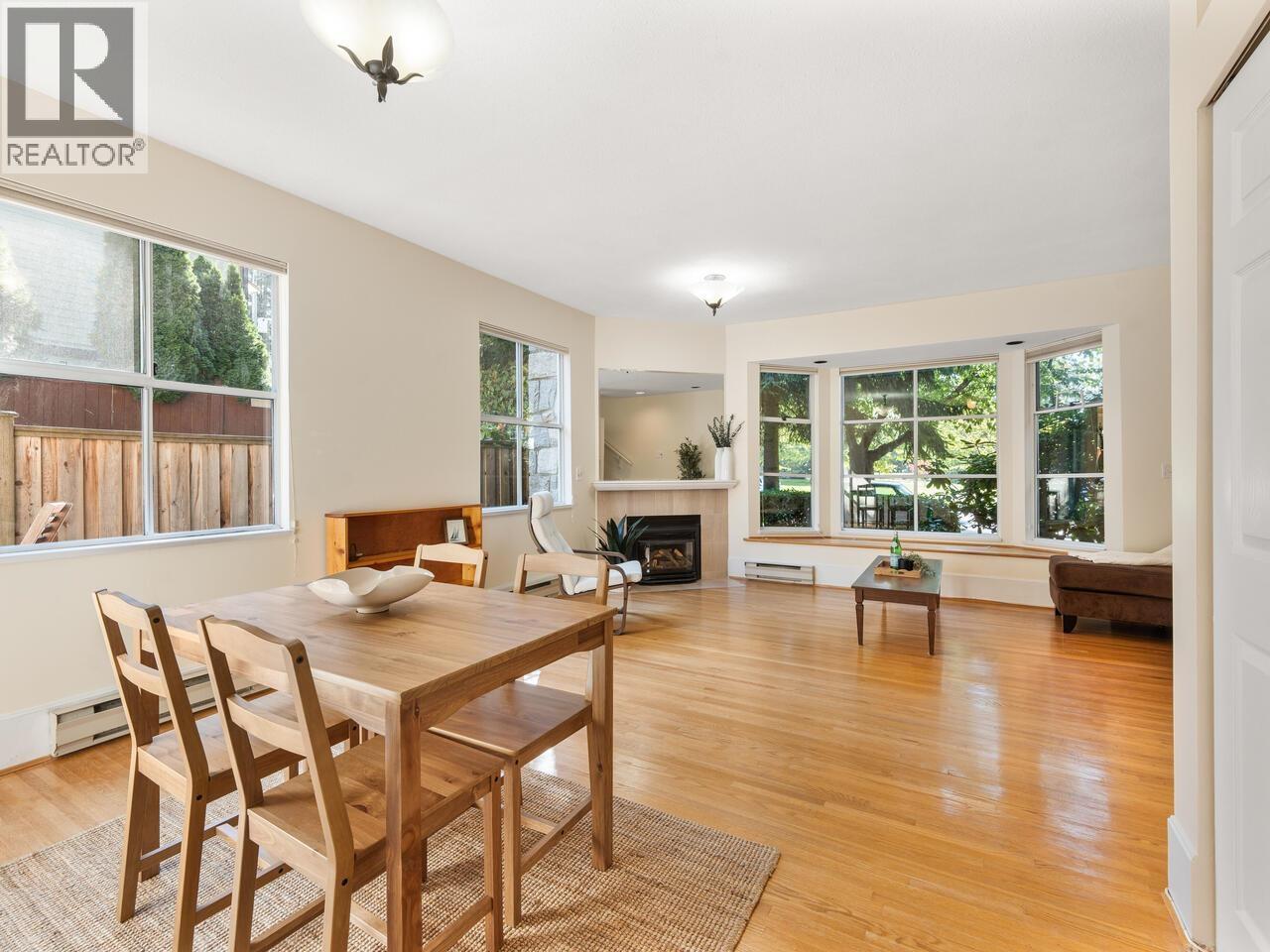 11 5400 Patterson Avenue, Burnaby, British Columbia  V5H 2M5 - Photo 2 - R3048835