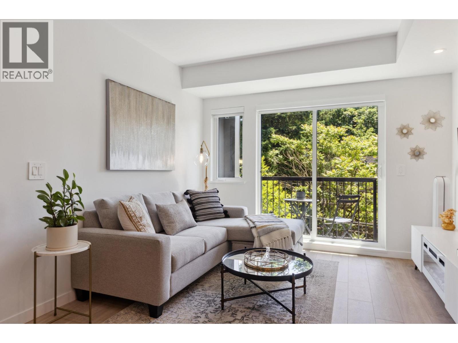 316 2520 Guelph Street, Vancouver, British Columbia  V5T 0K7 - Photo 2 - R3019628