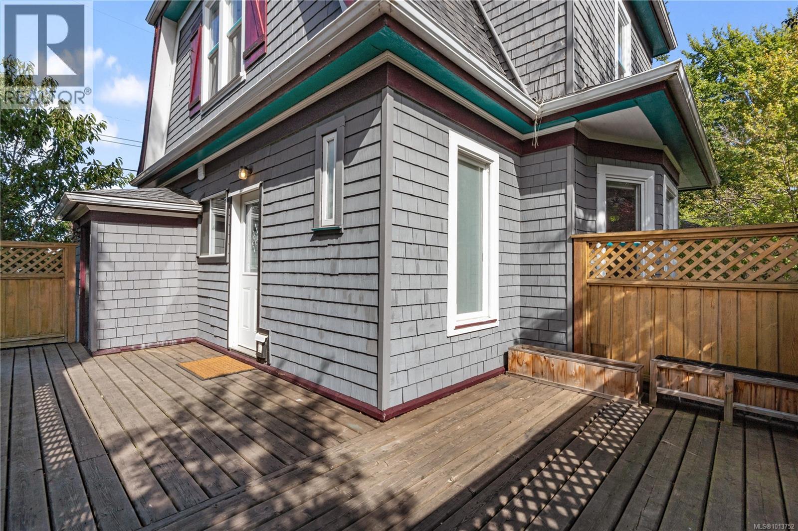 1726 Stanley Ave, Victoria, British Columbia  V8R 3W8 - Photo 34 - 1013752