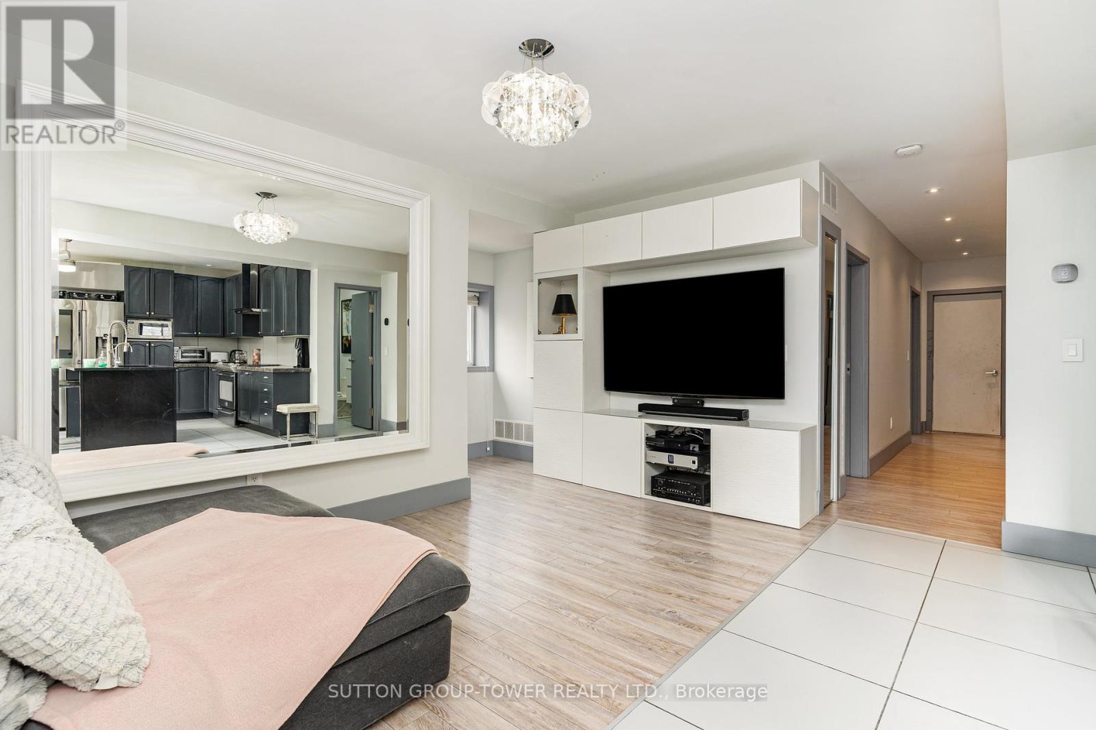 Unknown Address, ,     - Photo 2 - X12404770