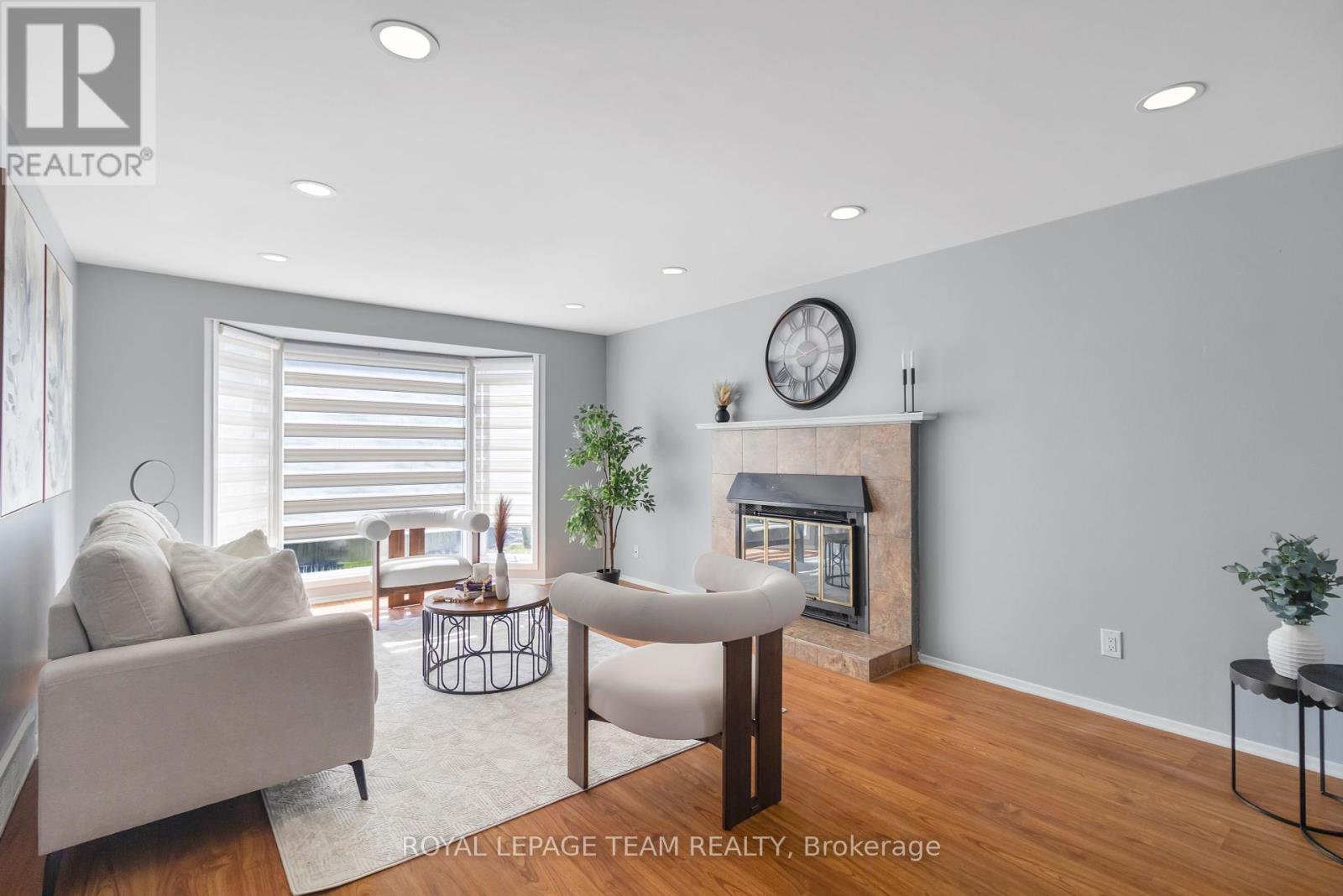 2 Brookhaven Court, Ottawa, Ontario  K2H 9E3 - Photo 6 - X12401541