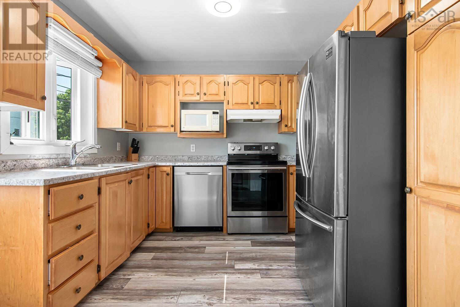 Property at 37 Oakvale Court image 4